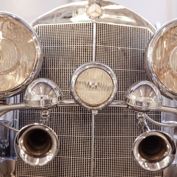 Mercedes-Benz 540K — twin Bosch trumpets