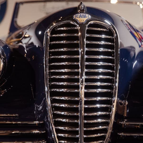 Delahaye 135 — yellow eyes